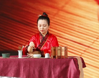 茶香万缕“吻”奉天——第8届华巨臣沈阳茶博会首日掠影