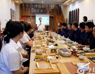 莲花香牌凝廉意 国庆清风润正达——正达公司举办“清风国庆 品莲思廉”非遗手工莲花香牌制作活动